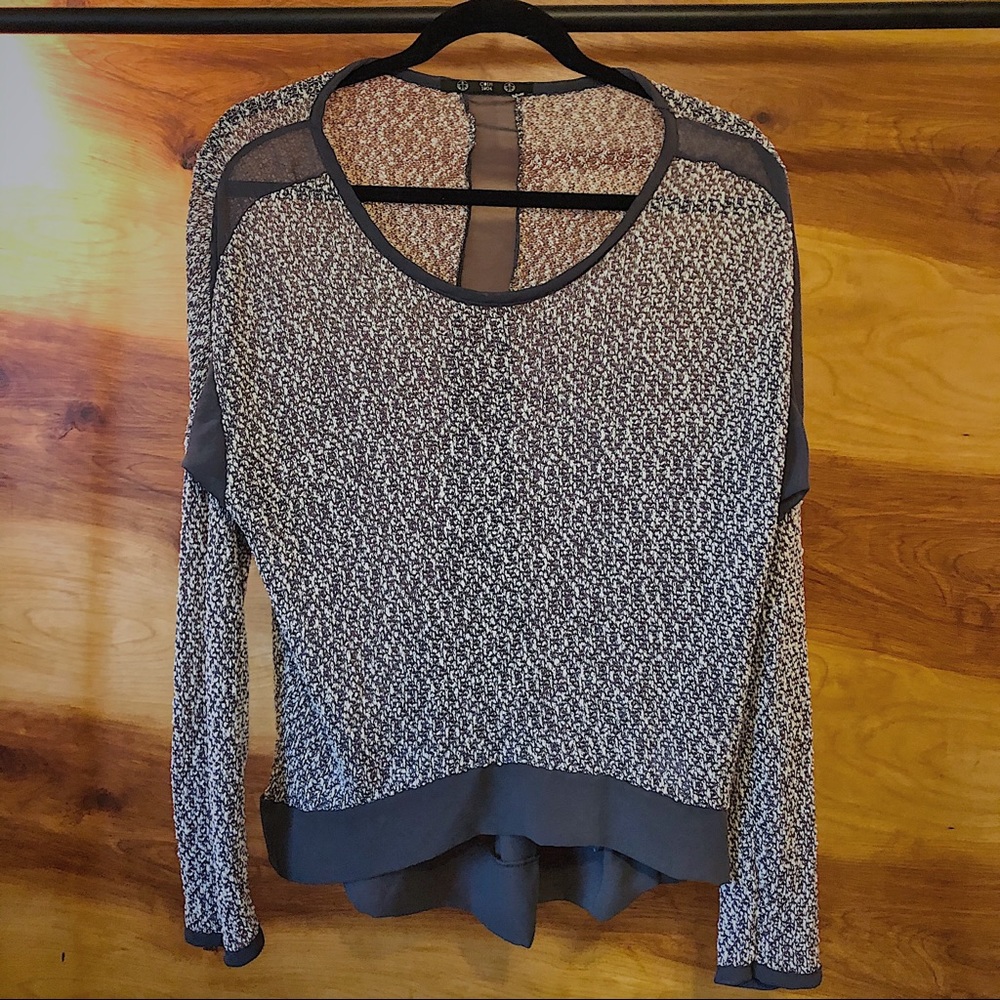 Coin 1904- long sleeve shirt/sweater